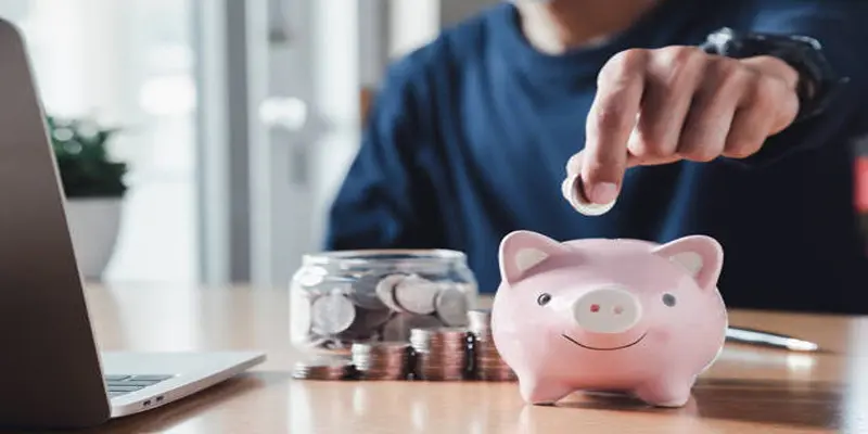 Survive and Thrive: 6 Essential Tips for Saving Money During a Recession