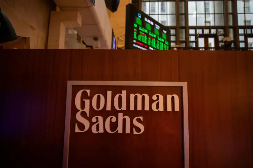 Goldman Sachs ups bonuses for top UK bankers by almost 40%